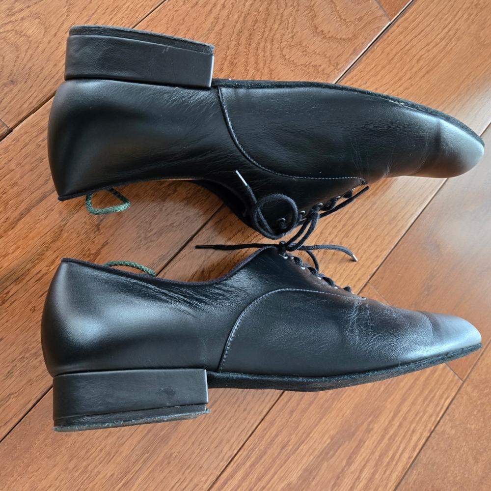 Men's dance shoes